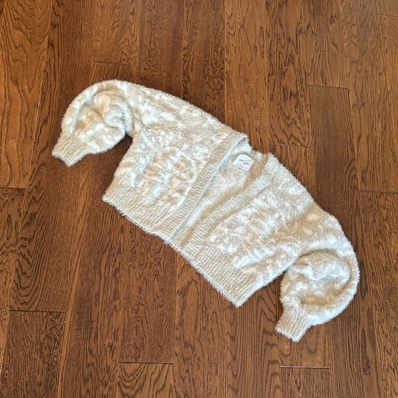 Soft, plush opened front sweater - Picture 1 of 8